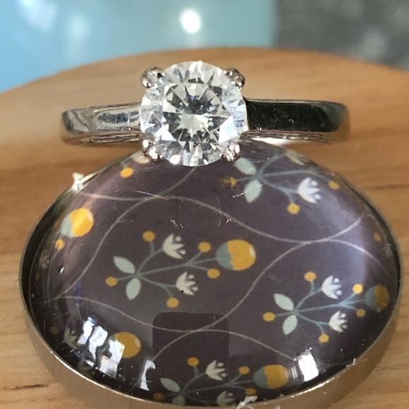 Jewelry - 14kt white gold filagree engagement ring 6.5mm CZ